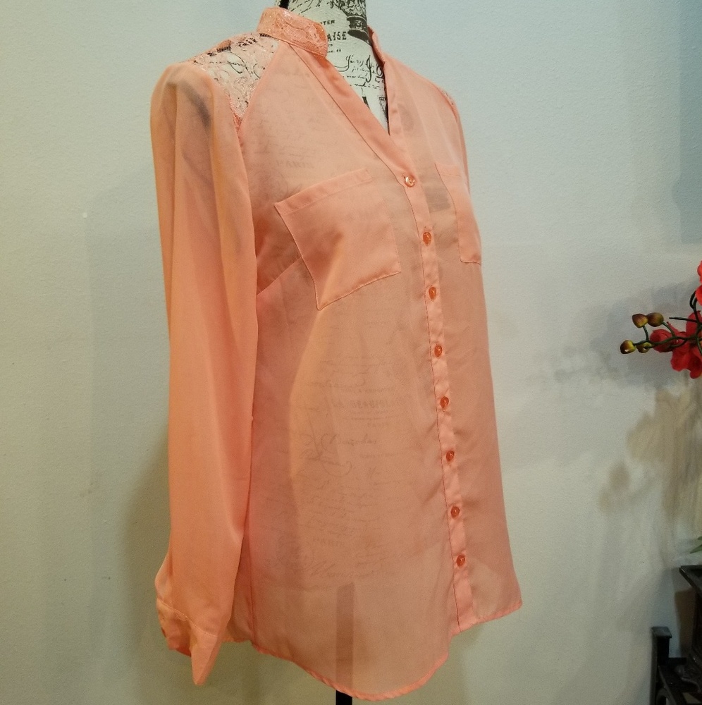 Womans button down blouse - Picture 2 of 8
